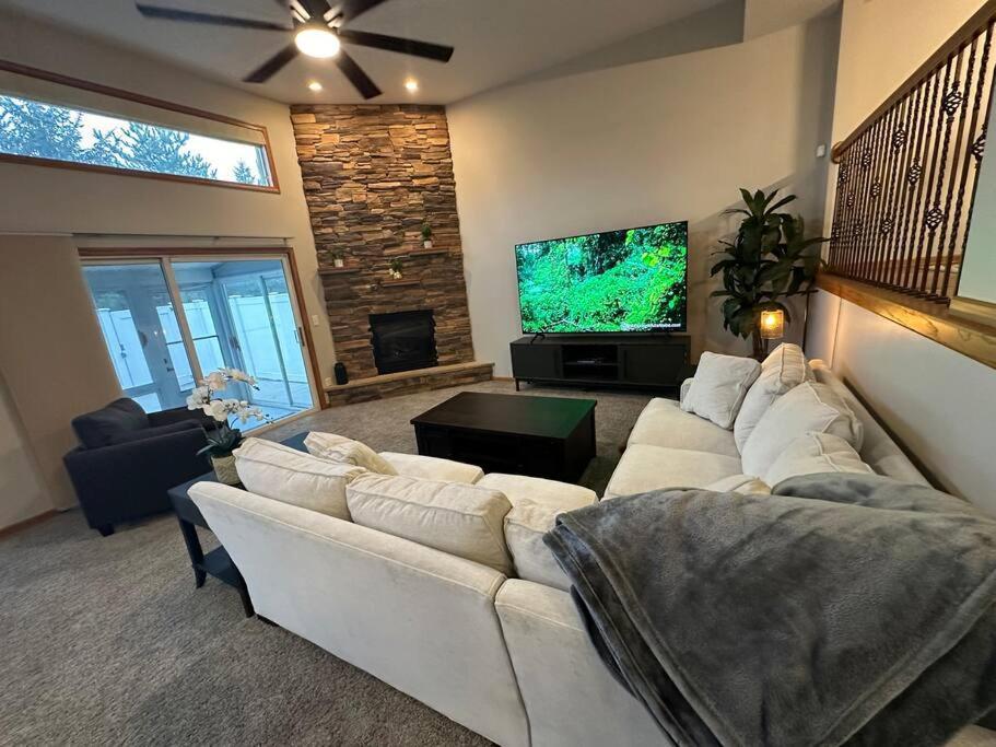 Inviting 3 Bed 2.5 Bath Townhome In Wadsworth Экстерьер фото