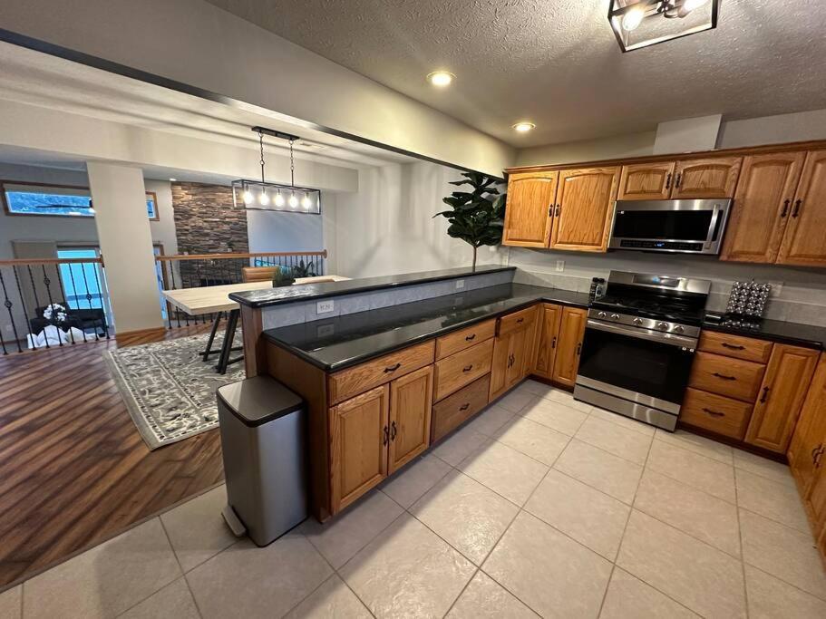 Inviting 3 Bed 2.5 Bath Townhome In Wadsworth Экстерьер фото