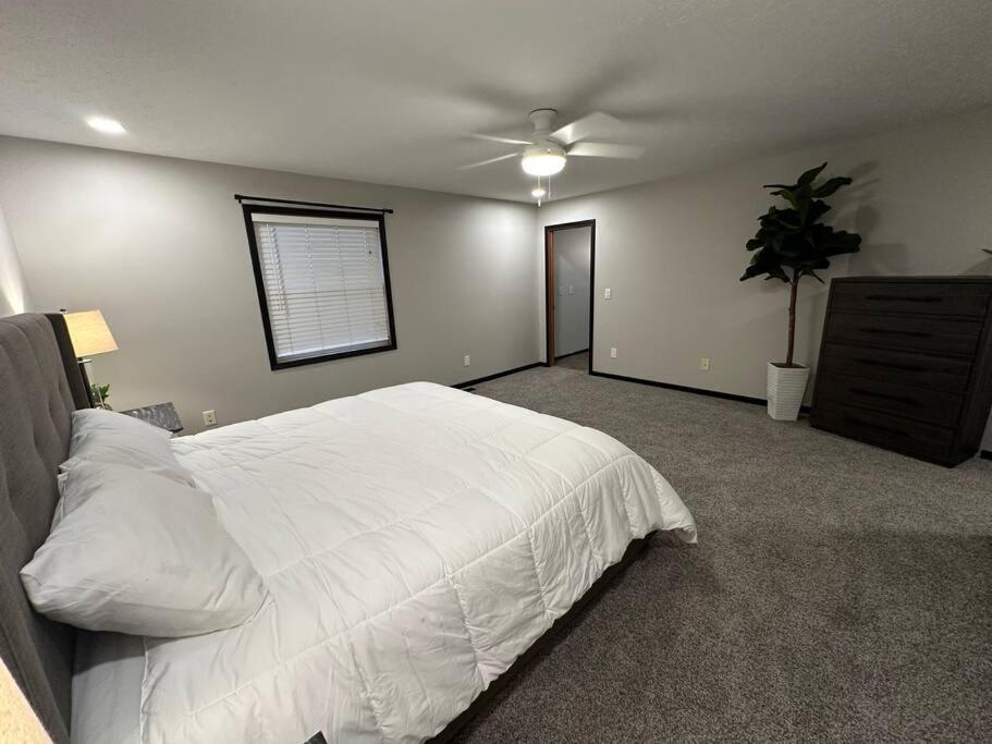 Inviting 3 Bed 2.5 Bath Townhome In Wadsworth Экстерьер фото